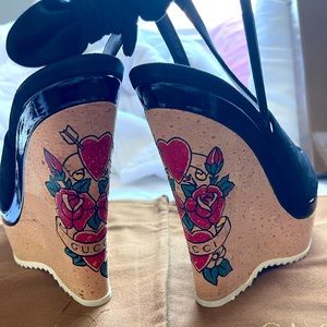 Gucci wedges with tattoo heart/roses print NEVER WORN